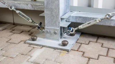 Erdnagelverankerung einer Fertighalle Erdnagelverankerung einer Fertighalle